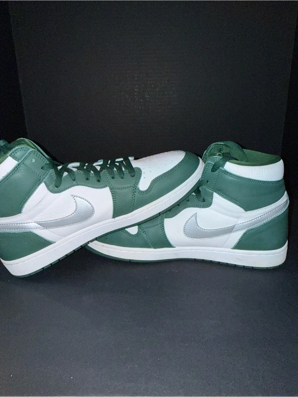 Jordan 1 retro High-Top Sneakers in gorge Green, White & Silver size 12.5